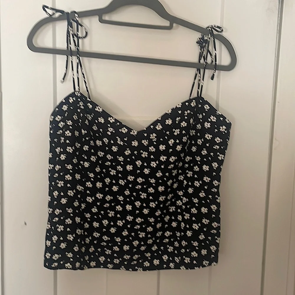 Mi Ami XL NWT ( Black and white) polyester top - Picture 1 of 8